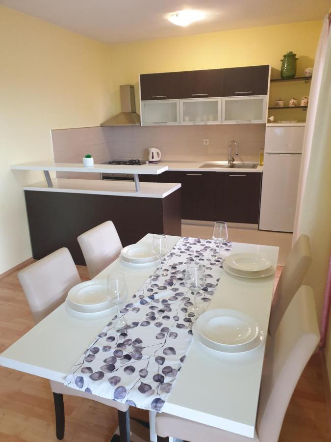 Apartmani Goga Starigrad Paklenica Exterior foto